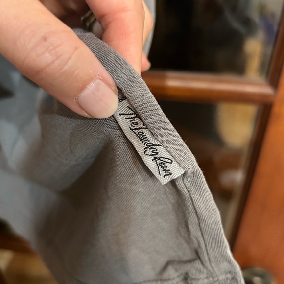 Classic Beauty Oversized Tee - Picture 4 of 7